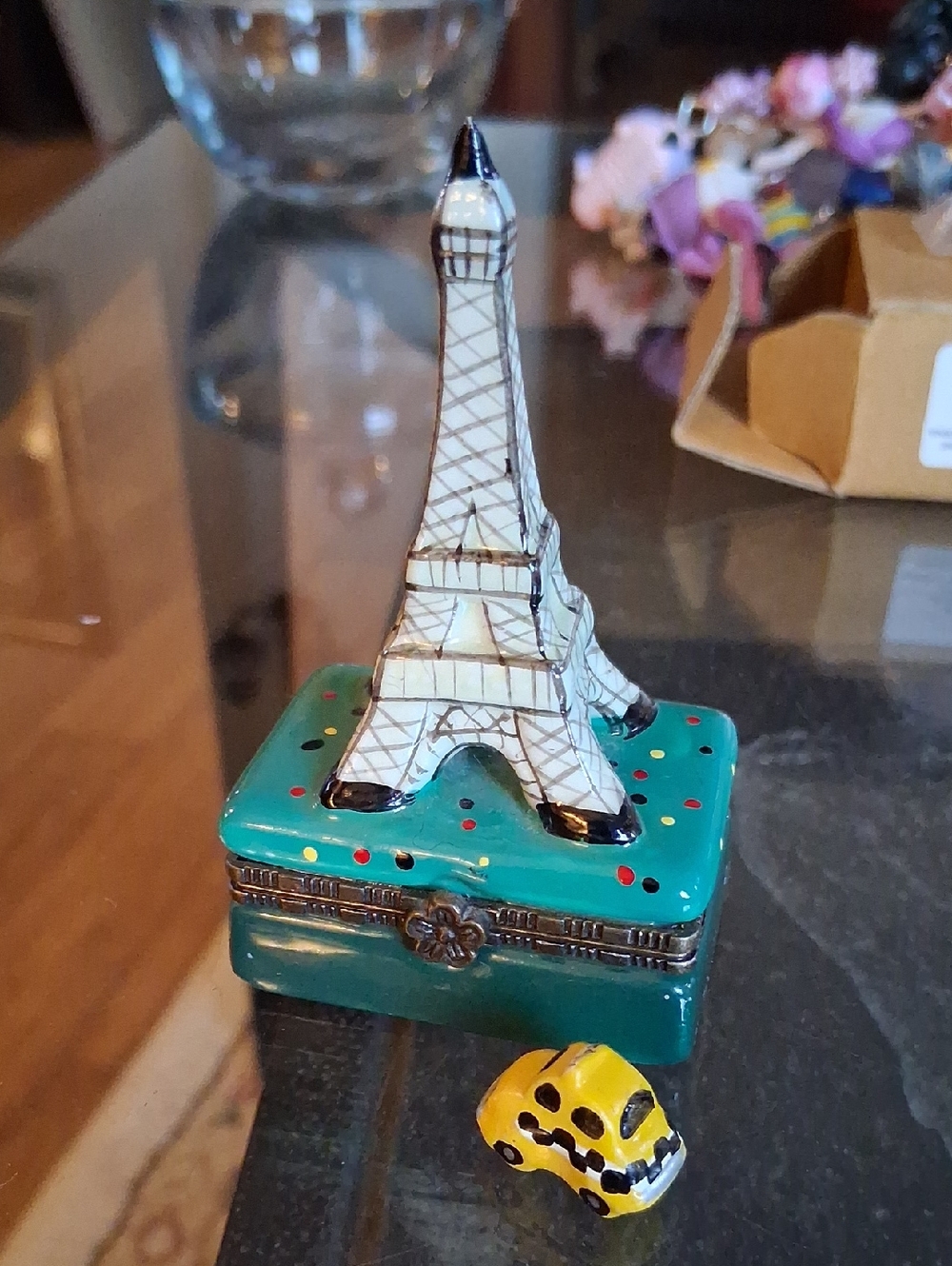 EIFFEL TOWER HINGED BOX WITH TAXI
